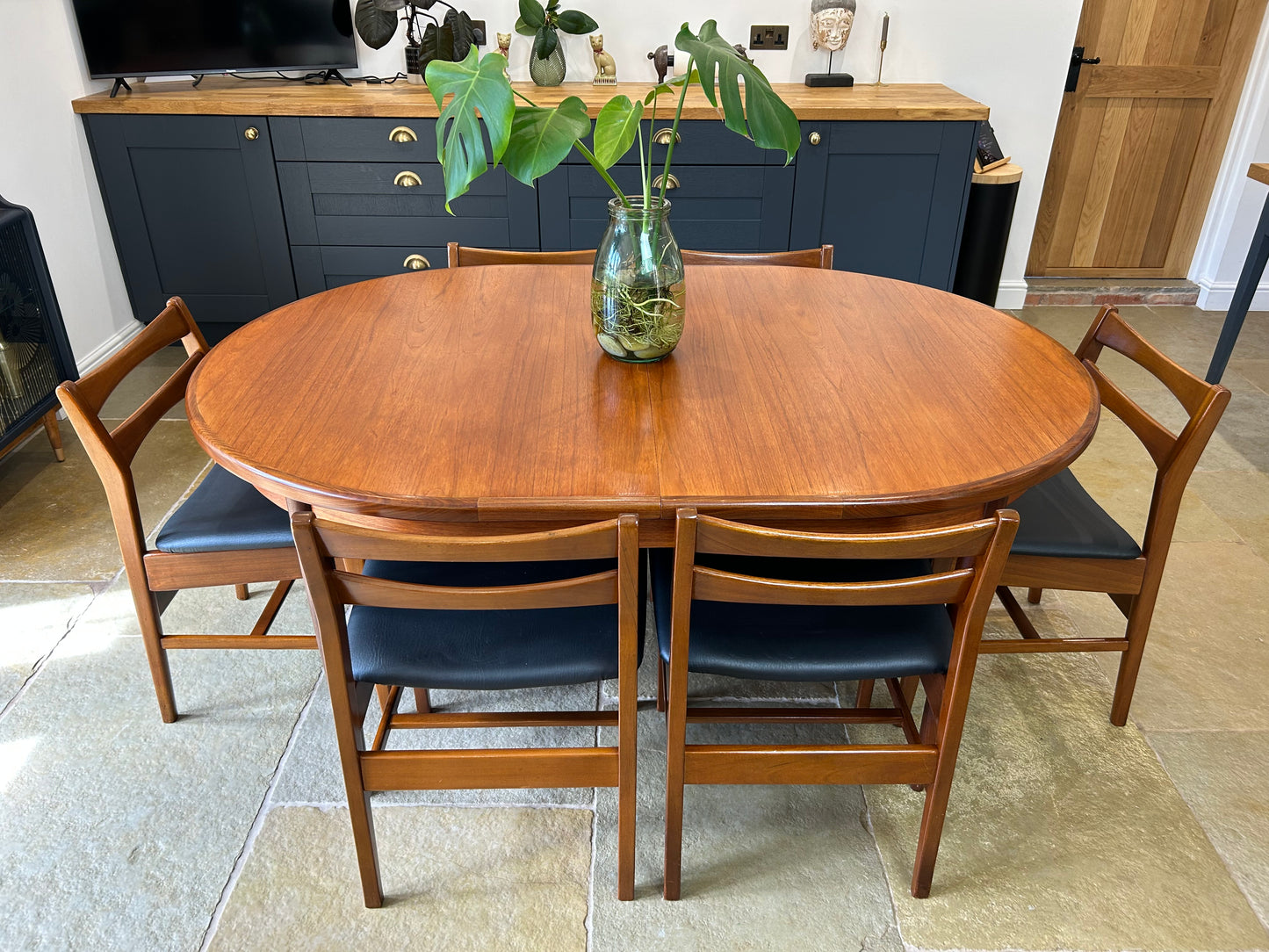 G Plan Vintage Fresco extending Dining Table and 6 Mid Century chairs