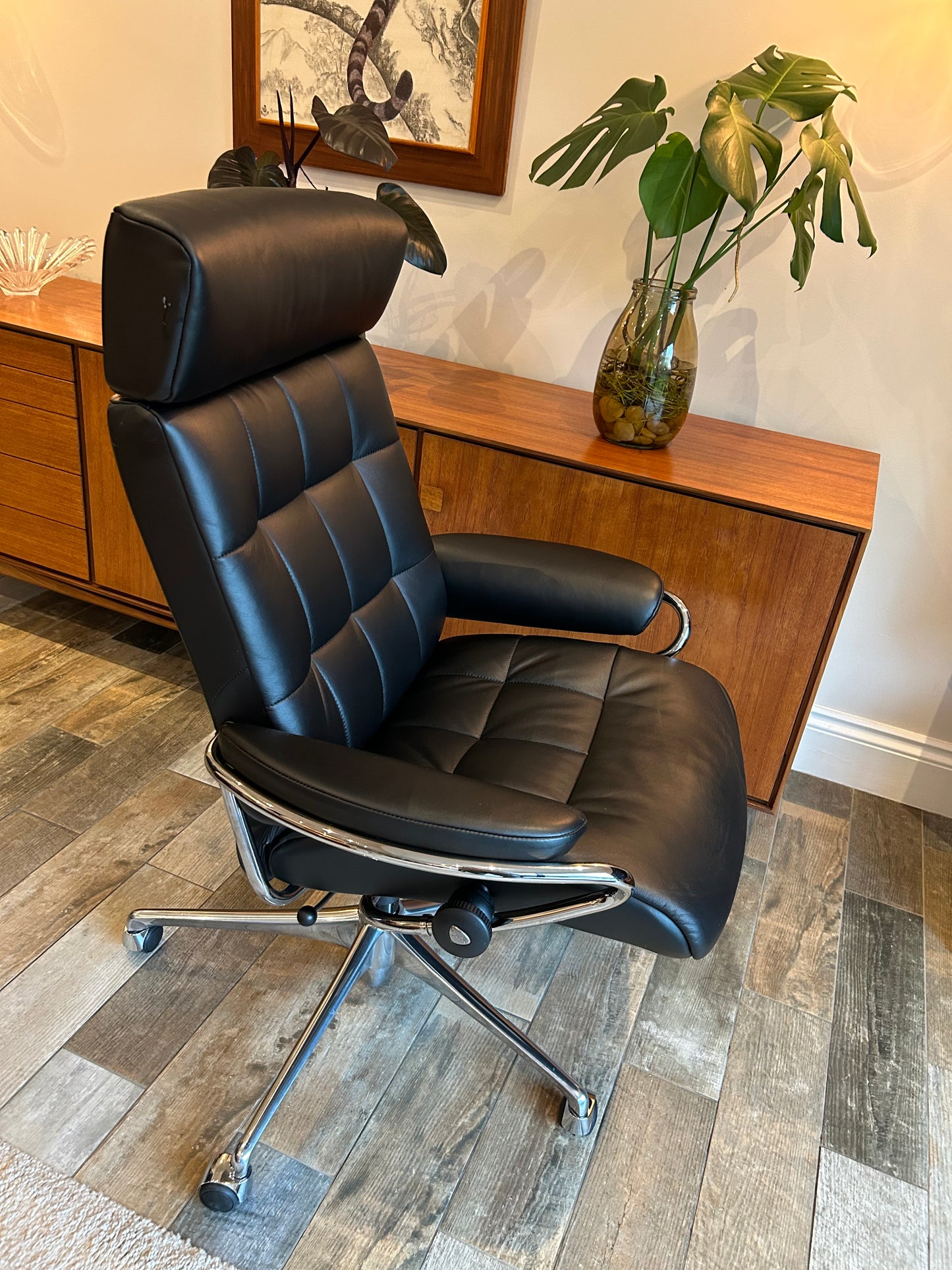 Erokness Stressless London Recliner in Black Leather