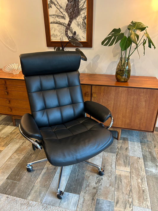 Erokness Stressless London Recliner in Black Leather