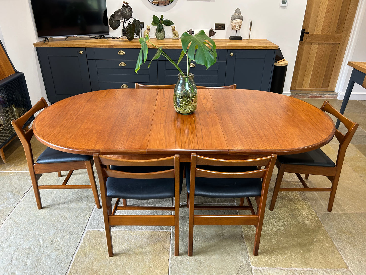 G Plan Vintage Fresco extending Dining Table and 6 Mid Century chairs