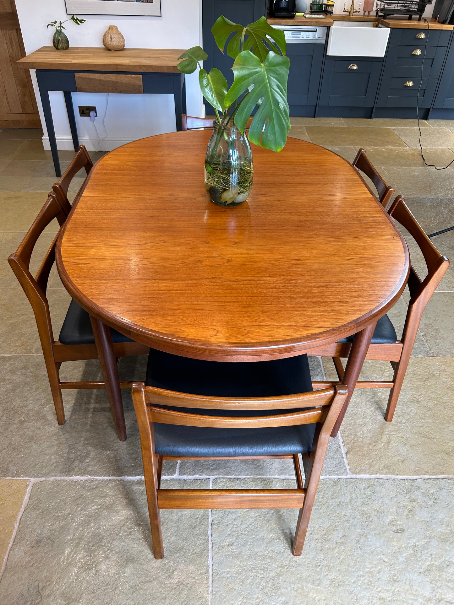 G Plan Vintage Fresco extending Dining Table and 6 Mid Century chairs