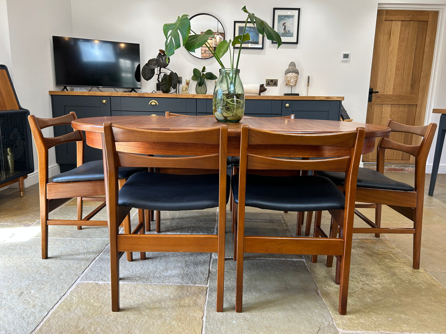 G Plan Vintage Fresco extending Dining Table and 6 Mid Century chairs