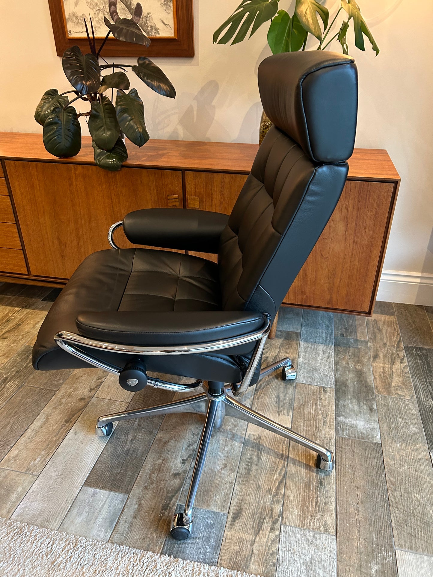 Erokness Stressless London Recliner in Black Leather