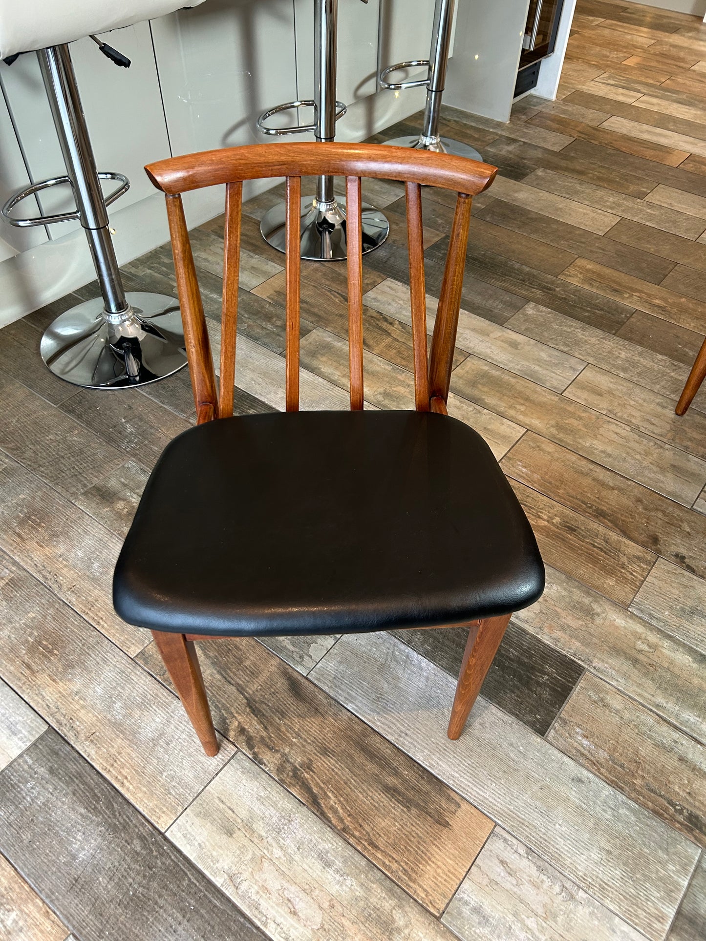 MCM Teak table and 4 chairs Elliots of Newbury