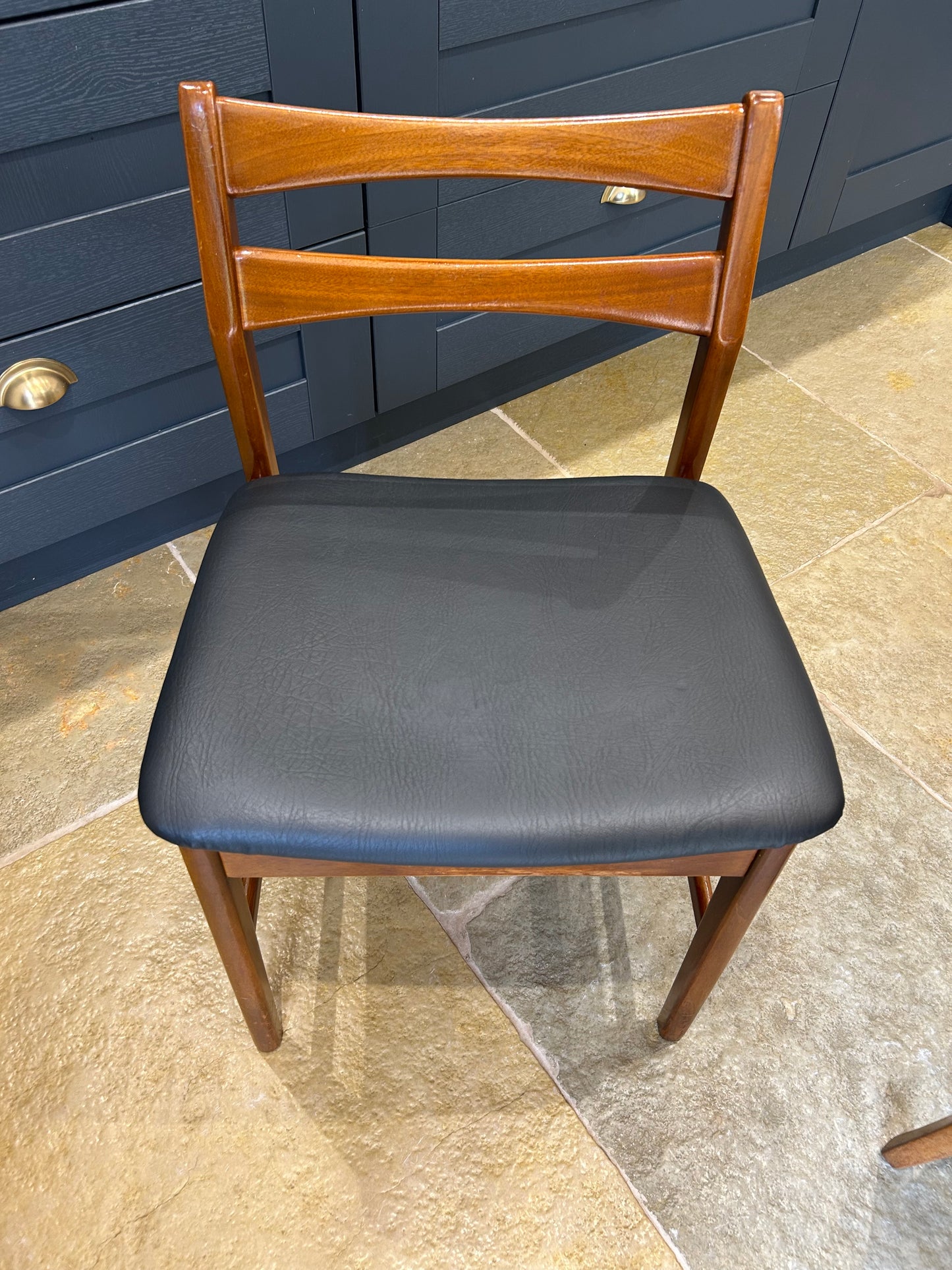 G Plan Vintage Fresco extending Dining Table and 6 Mid Century chairs