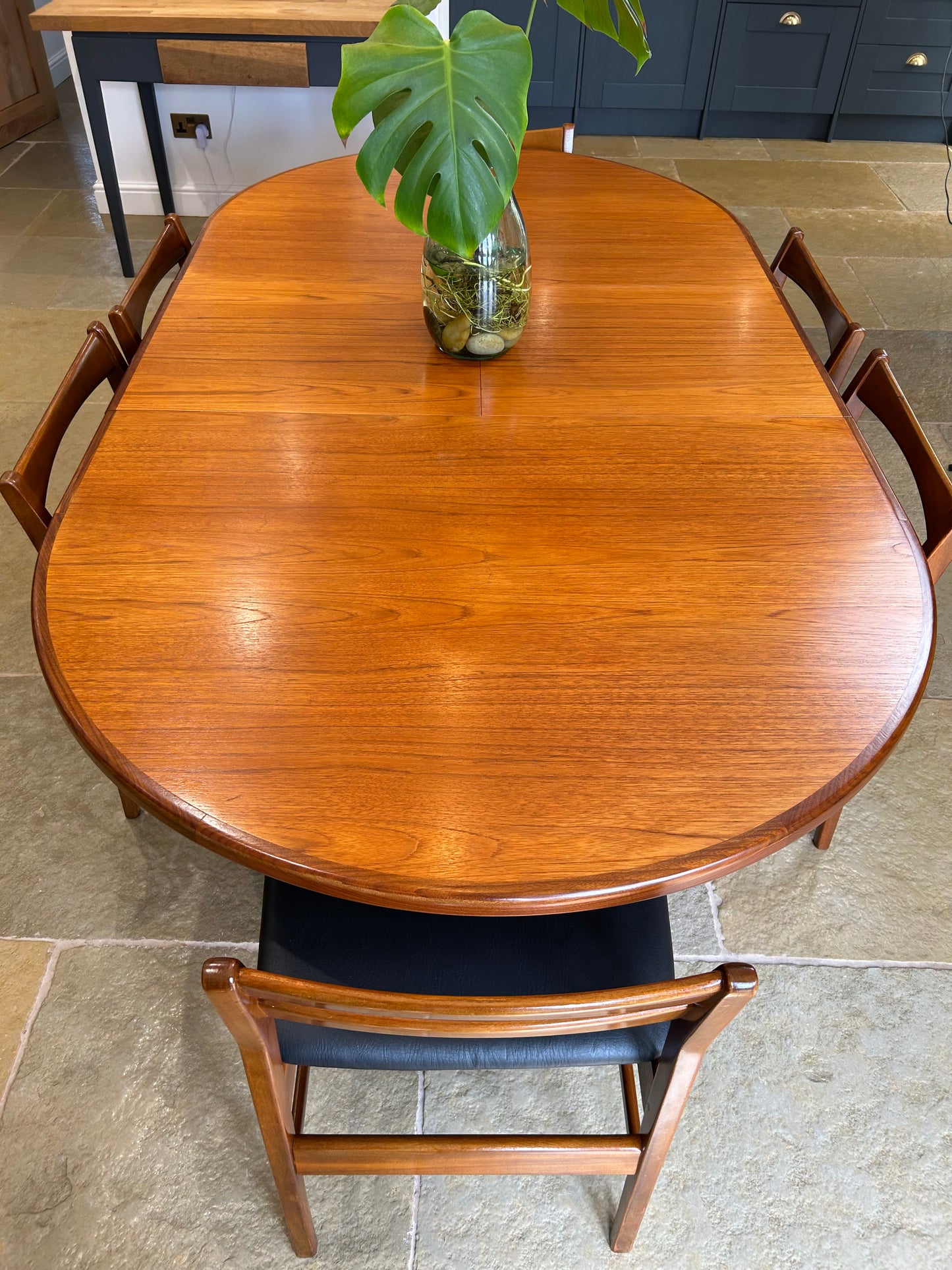 G Plan Vintage Fresco extending Dining Table and 6 Mid Century chairs