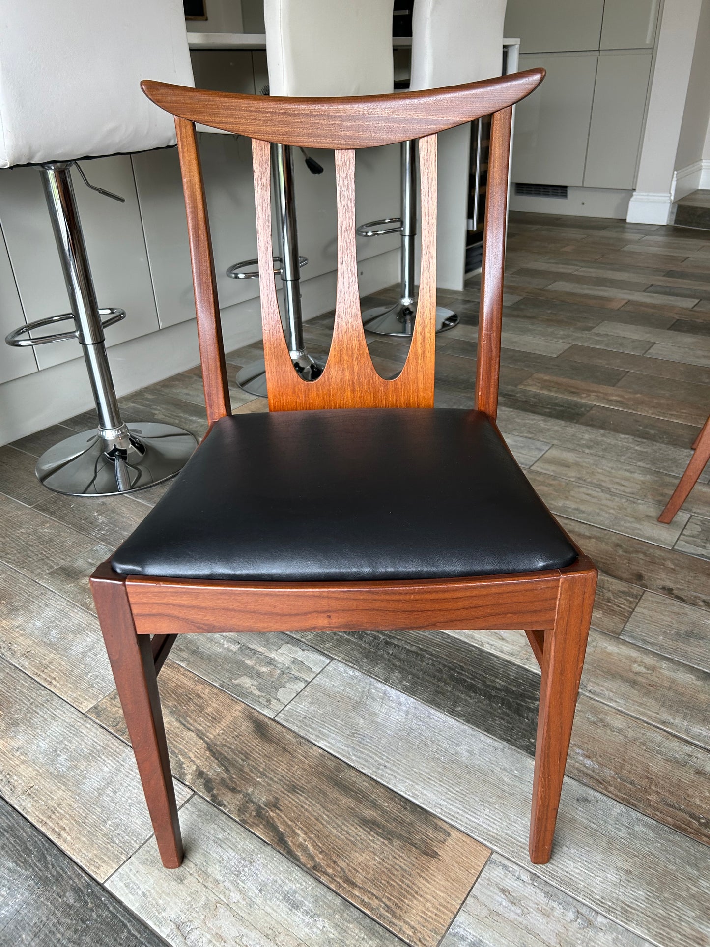 G plan Brasilia Teak MCM Extending dining table and 6 chairs