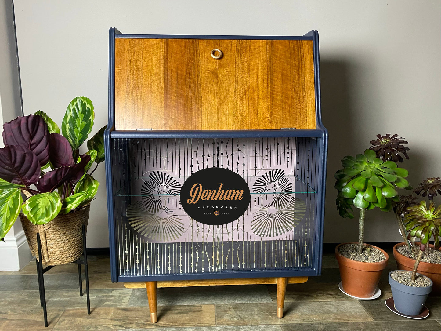 Cocktail Cabinet/Retro Drinks cabinet