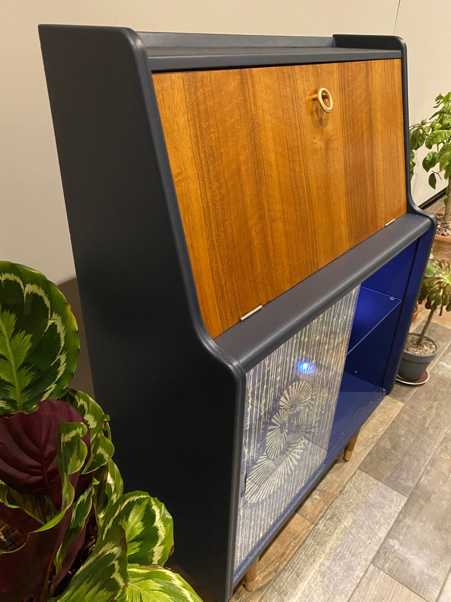 Cocktail Cabinet/Retro Drinks cabinet