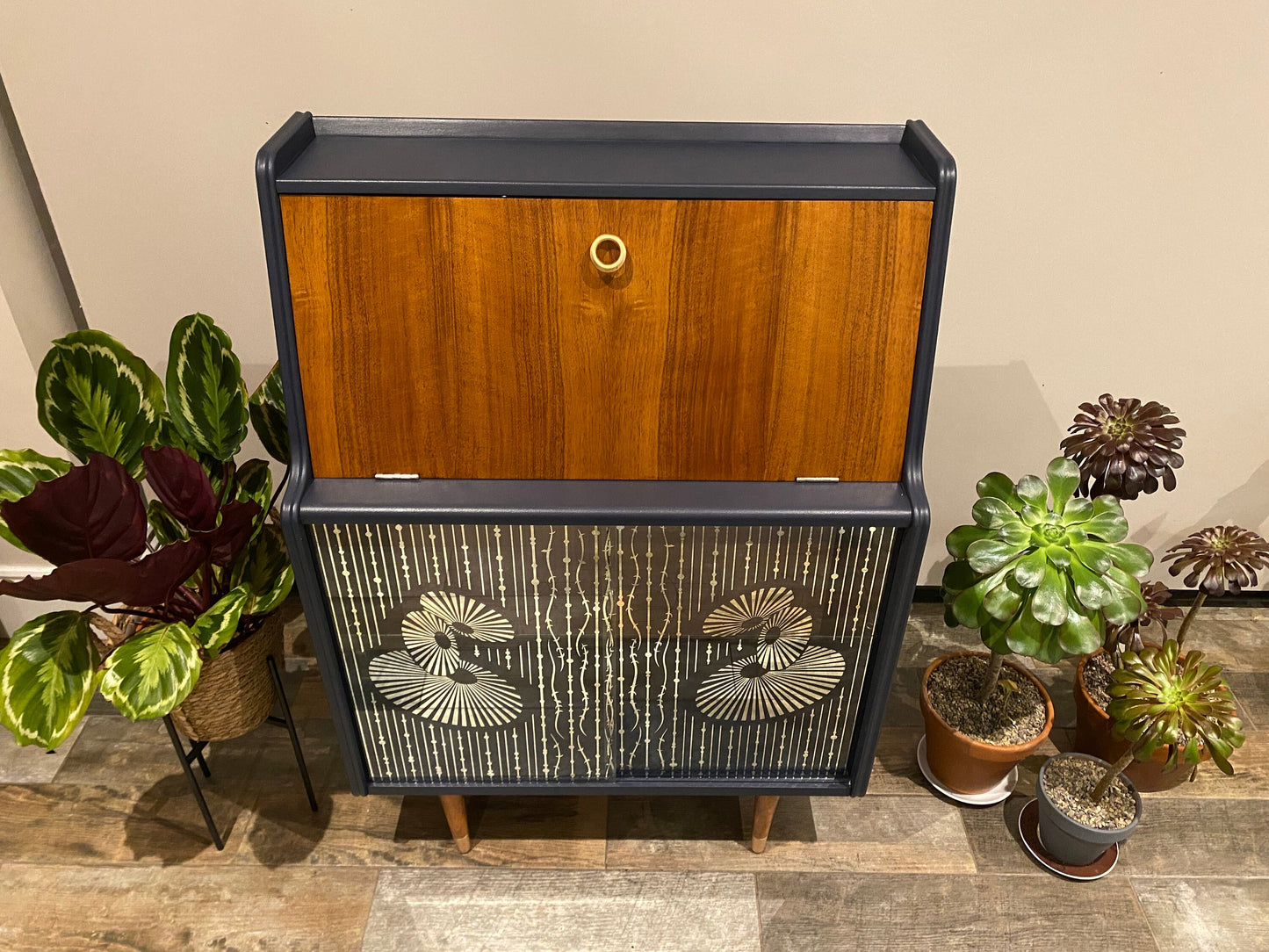 Cocktail Cabinet/Retro Drinks cabinet